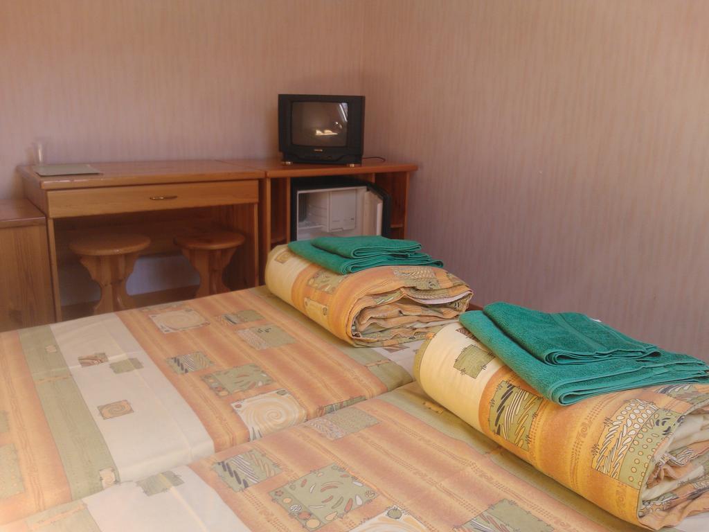 Zirini Hotel Kolka Room photo